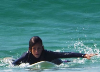  Clases de surf para niños y chavos 